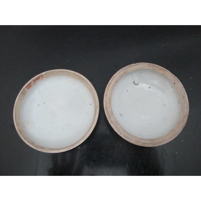 Late 19th Century Chinese Porcelain Famille Rose Figural Seal Paste Round Jar or Box For Sale - Image 5 of 9