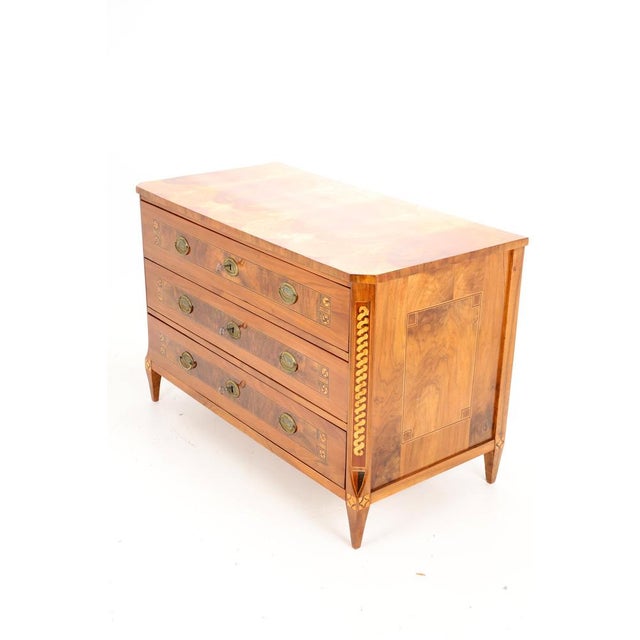 Louis XVI Commode Inlaid in Walnut, 1790 For Sale - Image 12 of 17