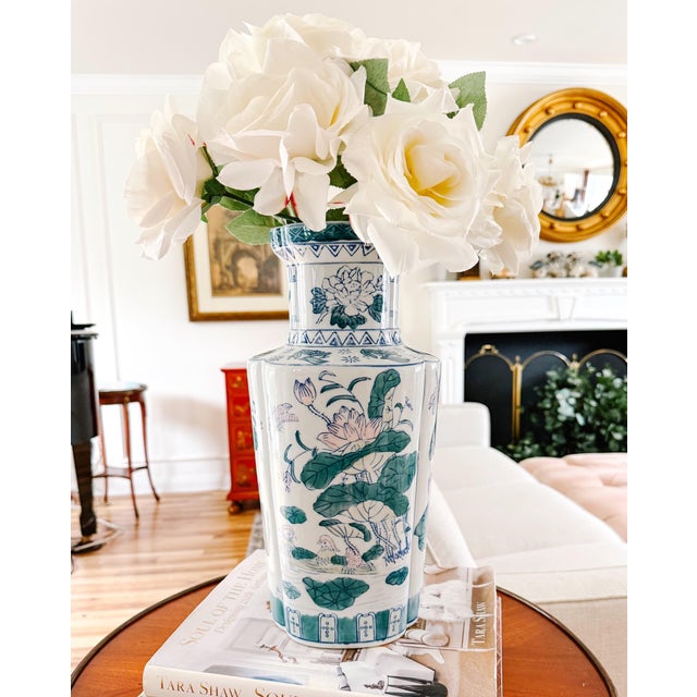 Ceramic Mid 20th Century Tall Pink Lotus & Mandarin Ducks Quatrefoil Chinoiserie Vase For Sale - Image 7 of 7
