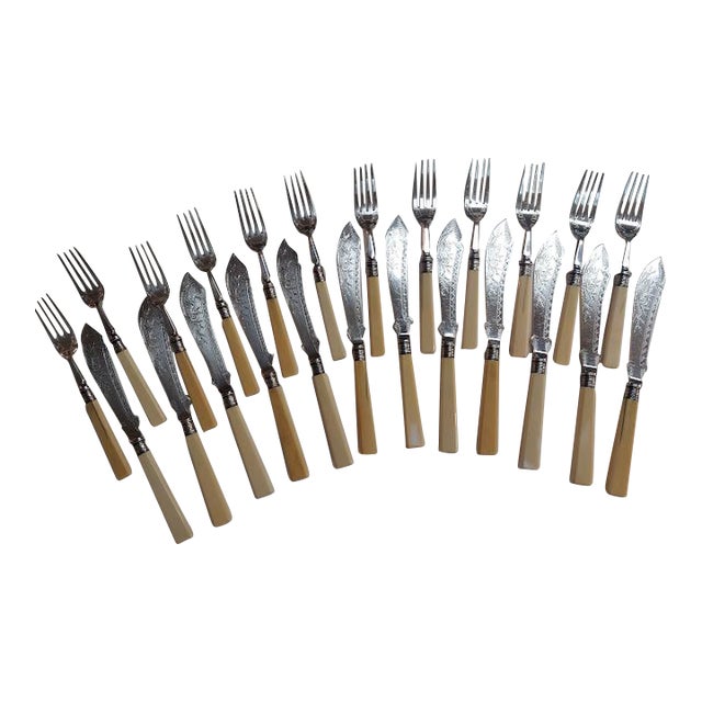 Late 19th Century Late Victorian Fish Set - 24 pcs For Sale