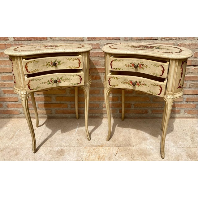 French Provincial Two Drawers Painted in Light Beige Wood Kidney Nightstands, 1940s, Set of 2 For Sale - Image 3 of 18