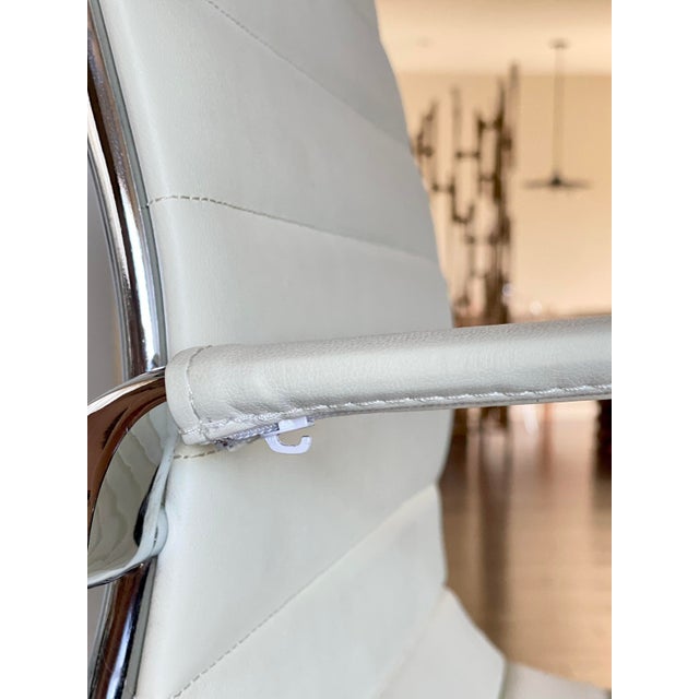 Kimball Mid Century Style Alumma White Conference Chairs With Pneumatic