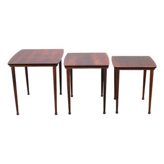 Mid-Century Modern Danish Nesting Tables in Wood and Veneer, 1960s, Set of 3 For Sale