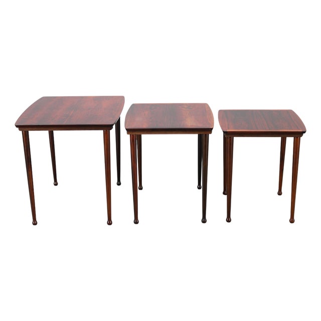 Mid-Century Modern Danish Nesting Tables in Wood and Veneer, 1960s, Set of 3 For Sale