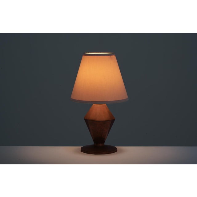 Very nice copperwork. Shade is old and should be changed. European Plug (up to 250V).The wiring of this item may be...