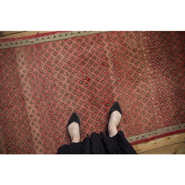 :: Repeating covered field in minor blossom floral top views with quatrefoil orientation atop a n abrashed main field with...