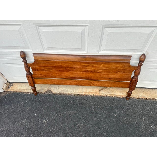 Ethan Allen Vintage Colonial Revival Poster Bed in the Style of Ethan Allen – Queen/Full For Sale - Image 4 of 12