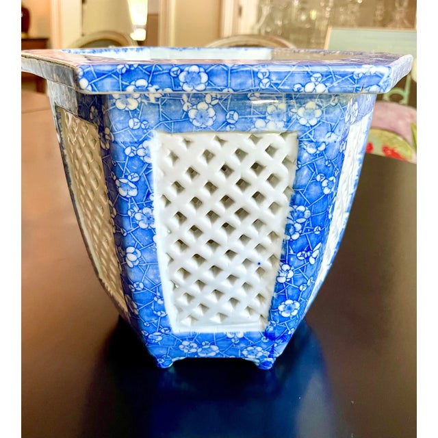 Early 20th Century Antique English Blue Calico Pierced Planter For Sale - Image 5 of 10