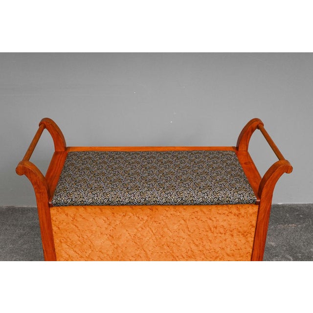 Art Nouveau Chest Bench in Cherry Wood and Bird's-Eye Maple, 20th Century For Sale - Image 11 of 18