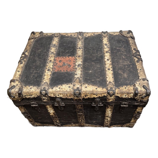 Authentic Late 19th-Century Dome-Top Steamer Trunk For Sale