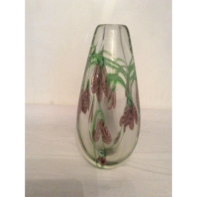 Mid 20th Century Art Glass Vase With Floral Motif in Lavender and Green For Sale - Image 4 of 7