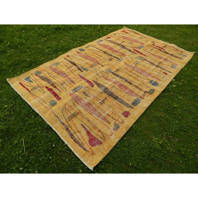 Vintage Turkish Zeki Müren Rug from Anatolian. Dimension: 5′ × 8′2″