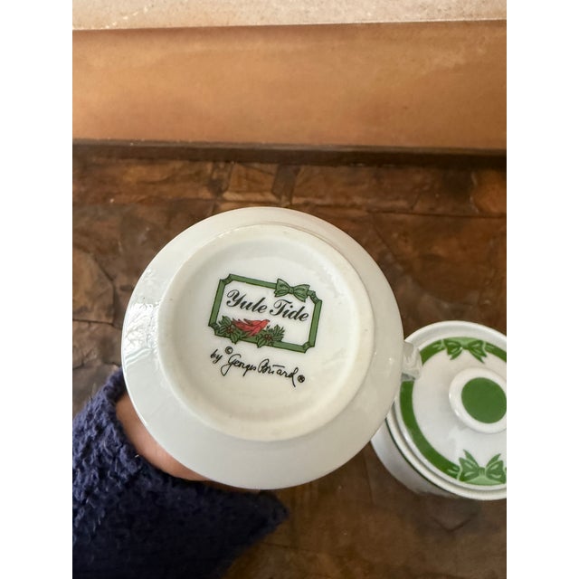 Art Deco Vintage George Briard Yule Tide Creamer and Sugar Bowl Set Mid Century Christmas Serveware For Sale - Image 3 of 9