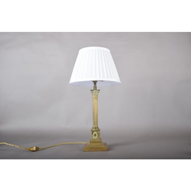 Louis XVI Neoclassical Gilded Brass Fluted Column Table Lamp with Laurel Wreath Relief, Europe, 1930s For Sale - Image 10 of 13