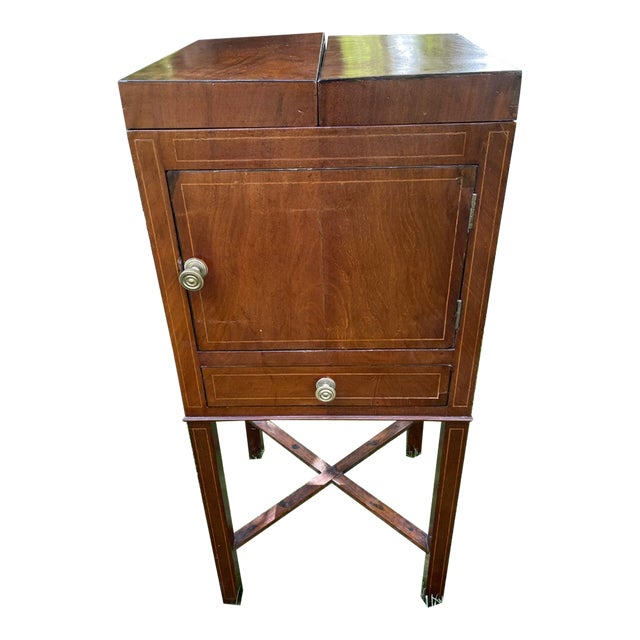 English 19th Century Sheraton Style Washstand in Mahogany For Sale