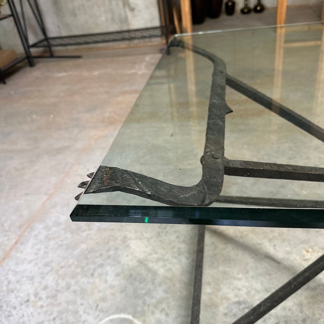 Early 20th Century Attributed Dennis and Leen Wrought Iron Bevelled Glass Top Coffee Table For Sale In Atlanta - Image 6 of 7