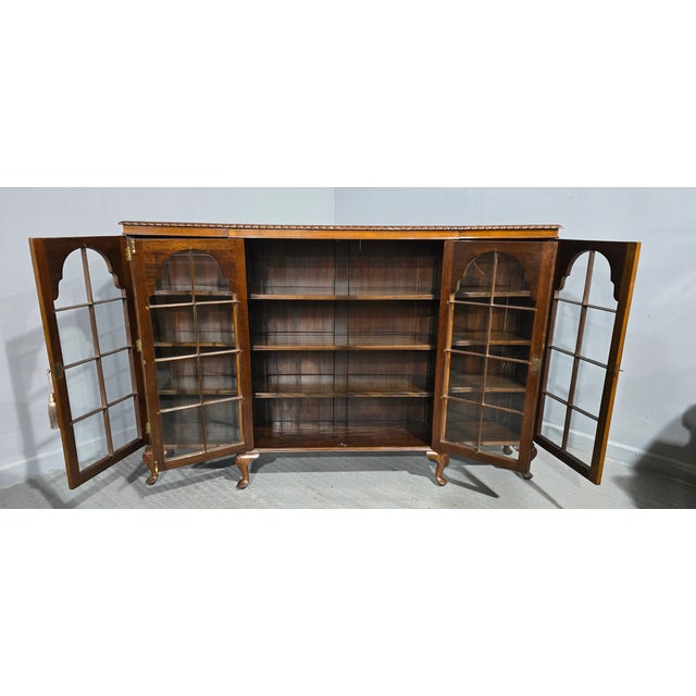 Queen Anne Walnut Adjustable Library Bookcase, 1910 For Sale - Image 11 of 12