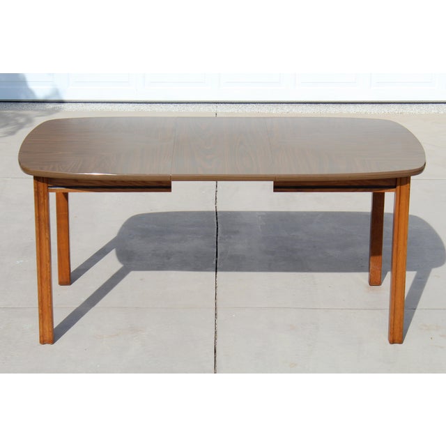 Mid-Century Modern Mid-Century Modern American Walnut Expandable Dining Table, C. 1960s–1970s For Sale - Image 3 of 17