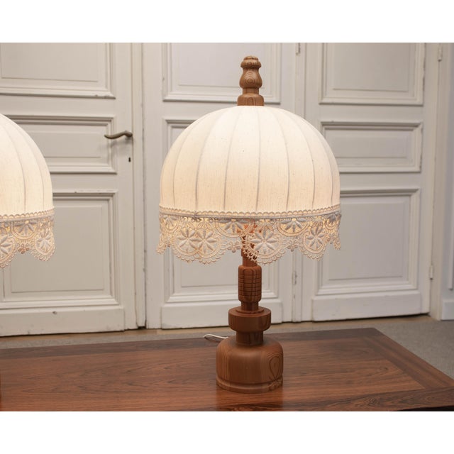 1960s Bedside Lamps in Pine and Linen by Yngve Ekström for Lystella, 1960s, Set of 2 For Sale - Image 5 of 9