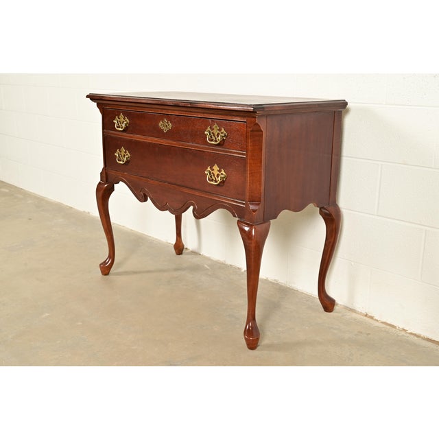 Queen Anne Queen Anne Carved Mahogany Lowboy Dresser or Console Table For Sale - Image 3 of 16