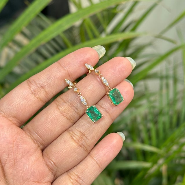 Vibrant 2.69ct Zambian Emerald Diamond Wedding Drop Earrings in 14k Solid Gold- A Pair For Sale In New York - Image 6 of 15