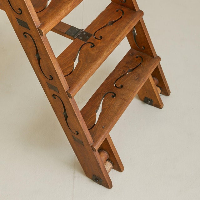Traditional 19th Century Italian Walnut Library Ladder For Sale - Image 3 of 18