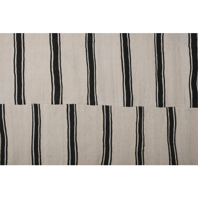 1960s Mid-20th Century Handmade Turkish Flatweave Kilim Gallery Rug 10'3'' X 11'8'' For Sale - Image 5 of 12