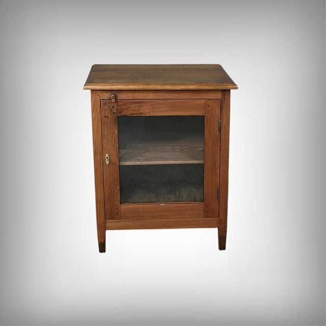Small Teak Display Case, India, Early 20th Century, in Restored conditions. Designed 1890 to 1919
