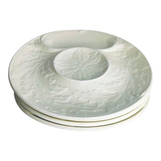 Vintage Mid-Century Modern French Gien Majolica Cream Artichoke/Oyster Plates - Set of 3 For Sale