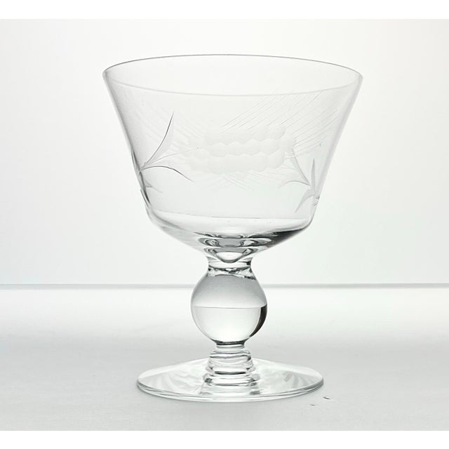 1950s Vintage Mid-Century Set of 7 Etched Wheat Coupe Champagne Glasses For Sale - Image 4 of 7