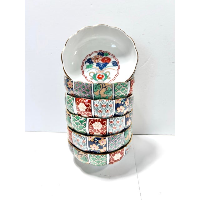 Japanese Vintage Arita Fine China Imari Porcelain Bowls With Gold Trim, Set of 6 For Sale - Image 3 of 13