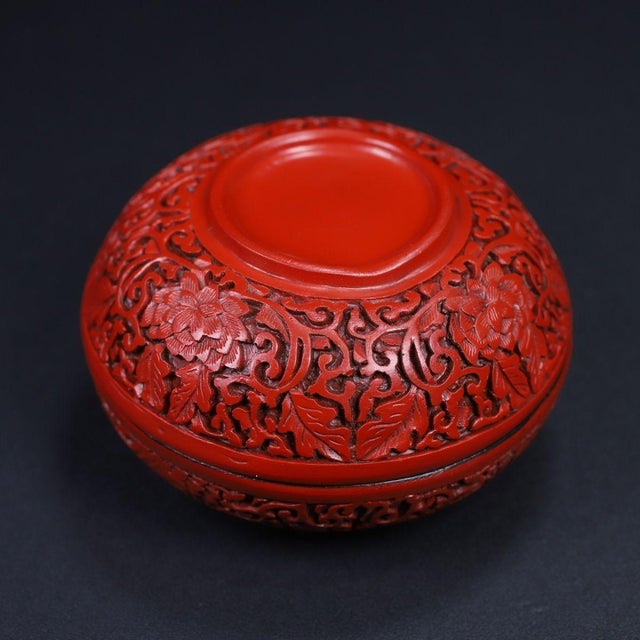 Chinese Chinese Red Cinnabar Lacquer Carved Lidded Box For Sale - Image 3 of 10