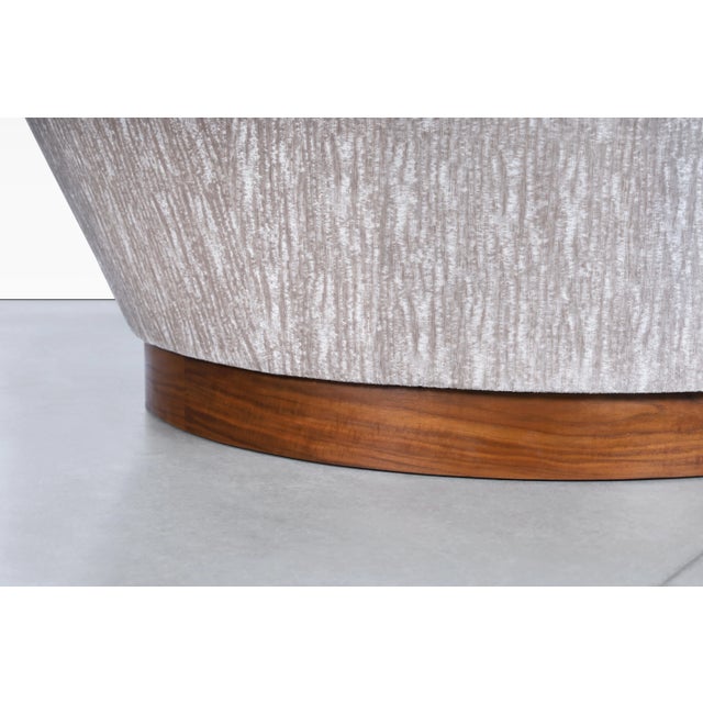 Mid-Century Modern Oversized Walnut Satellite Lounge Chair by Milo Baughman For Sale - Image 10 of 10