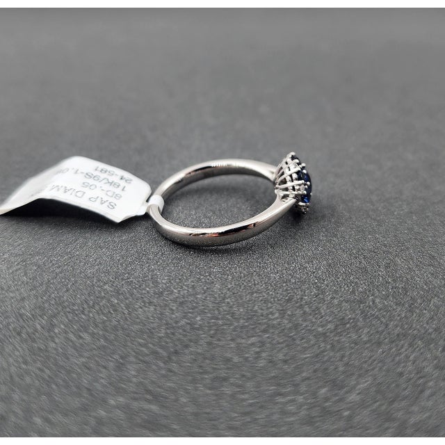 Blue 1.13 Ct Natural Sapphire & Diamond Ring Size 6 For Sale - Image 8 of 9