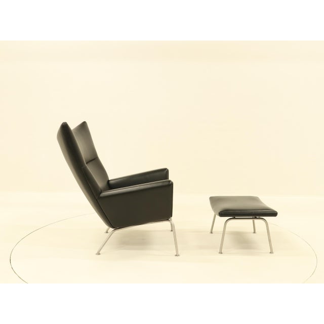 Black Set of Wing Chair with Ottoman by Hans Wegner for Carl Hansen & Søn, 1990s, Set of 2 For Sale - Image 8 of 18