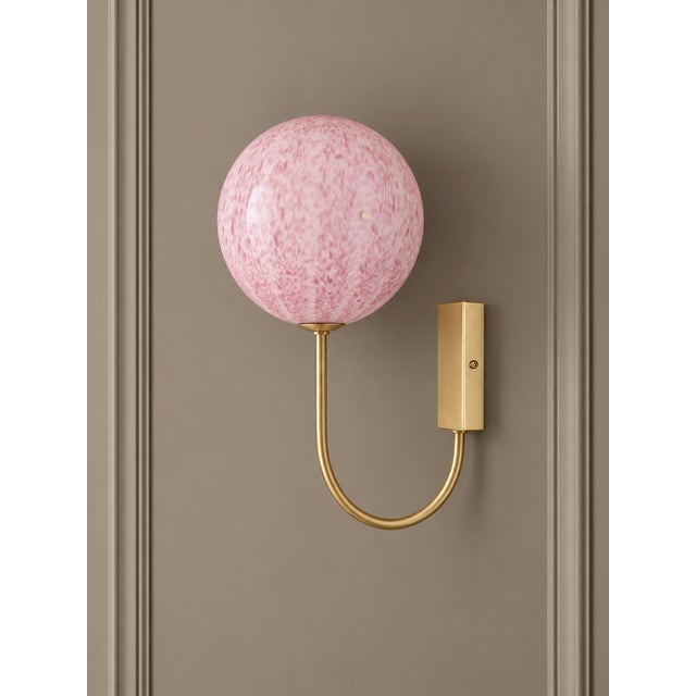 Tulipano by la murrina is a splendid vintage wall lamp from the 1990s, featuring beautiful murano glass. It has a...