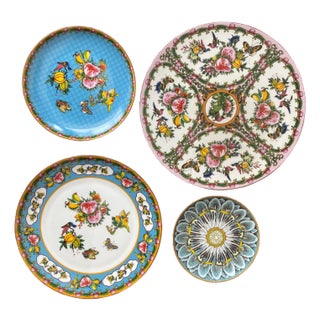Contemporary Famille Rose Bone China Charger Plates – Chinoiserie Floral (Set of 4) For Sale