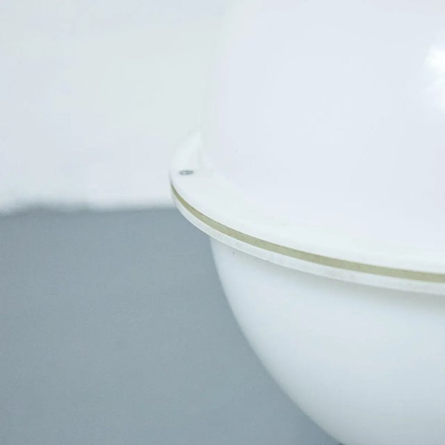 Vintage Acrylic Glass Table Lamp For Sale - Image 4 of 5