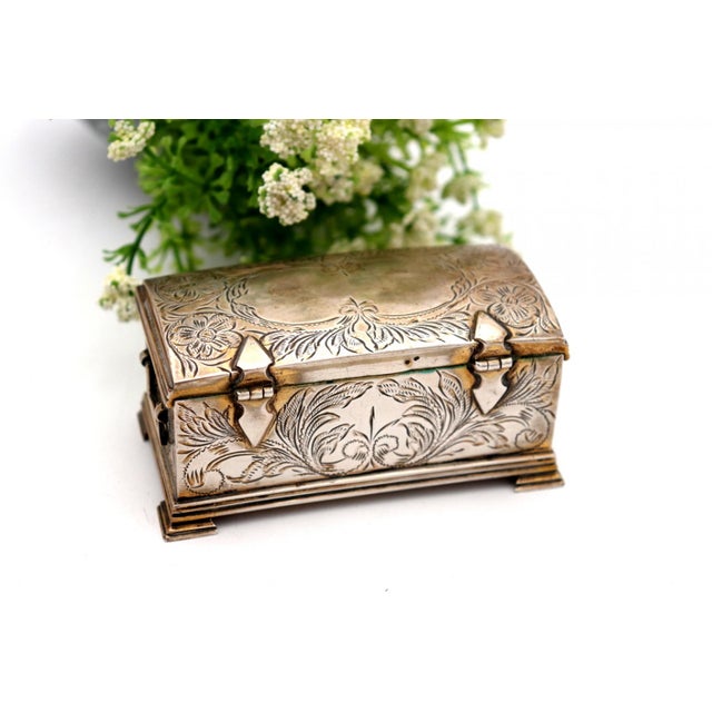 Chest Shaped Silver Box, in Good conditions. Designed 1920 to 1949