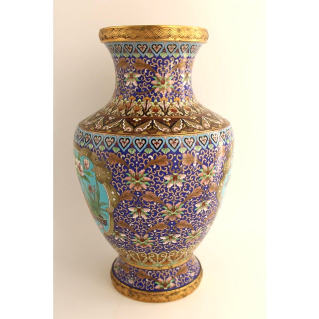 Jingfa Large 17.75" VTG Chinese Cloisonne Vase, Jingfa Beijing Enamel Factory, Stunning For Sale - Image 4 of 13