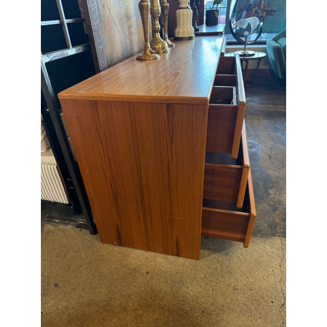 D-Scan 1970s Mid Century Modern D-Scan Dresser Danish For Sale - Image 4 of 5