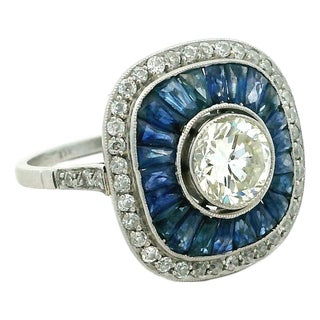 Art Deco Platinum 1 Carat Diamond Calibré Sapphire Target Ring, Size 6.75 For Sale