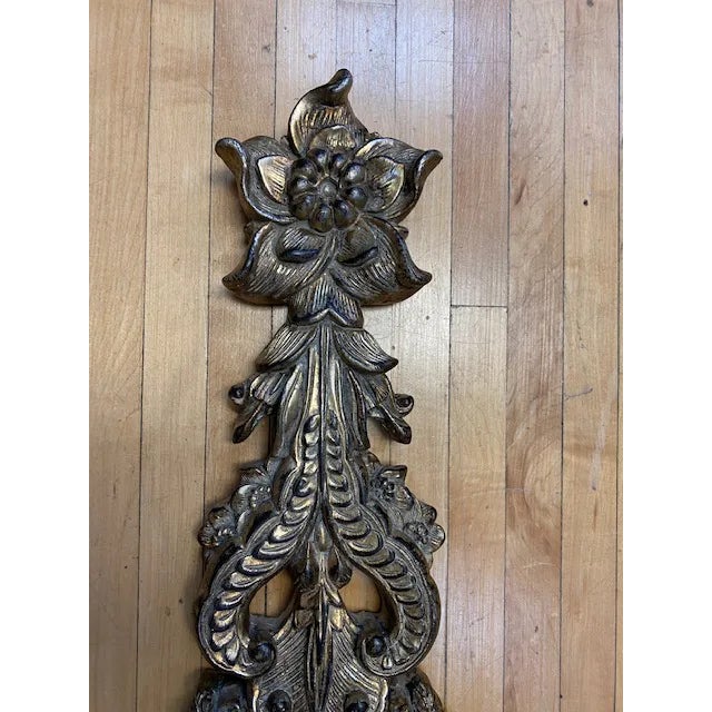 1980s Set of 2 Long Carved Antiqued Gold and Silver Mirrors For Sale - Image 5 of 12