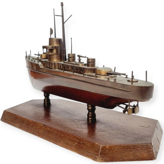 1930s Decorative Ship Model in Brass and Wood, 1930s For Sale - Image 5 of 15