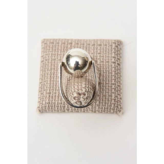 Silver Signed Susan Cummings Sterling Silver Sculptural Ball Ring Size 6 For Sale - Image 8 of 9