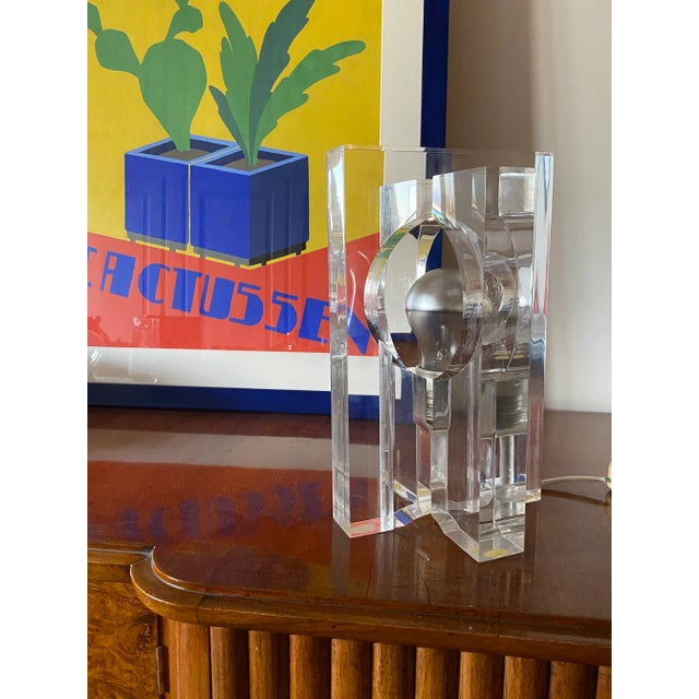 Hollywood regency sculptural table lamp designed by Sandro Petti Maison Jansen France 1970 Lucite interlocking elements H...