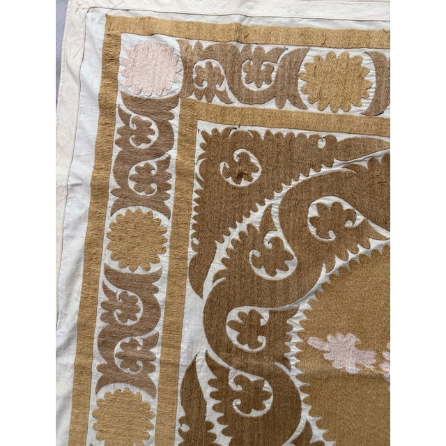 1960s Suzani Tablecloth — Decorative Vintage Embroidery, 4'7'' X 4'7'' For Sale - Image 5 of 10