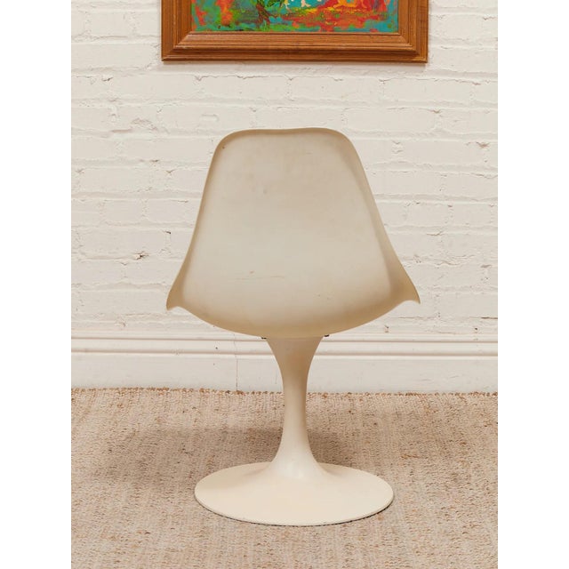 Mid-Century Modern Mid 20th Century Single Tulip Chair For Sale - Image 3 of 11