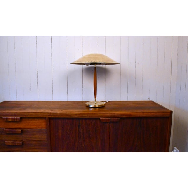 Large Swedish Modern Brass and Beech Table Lamp by Harald Notini for Böhlmarks Lampfabrik Ab, 1940s For Sale - Image 3 of 17