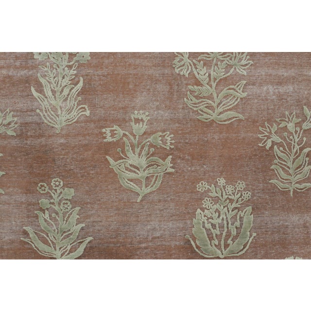 This contemporary 4x5 rug from Rug & Kilim’s Block Print Collection —an innovative line celebrating the artisanal charm of...